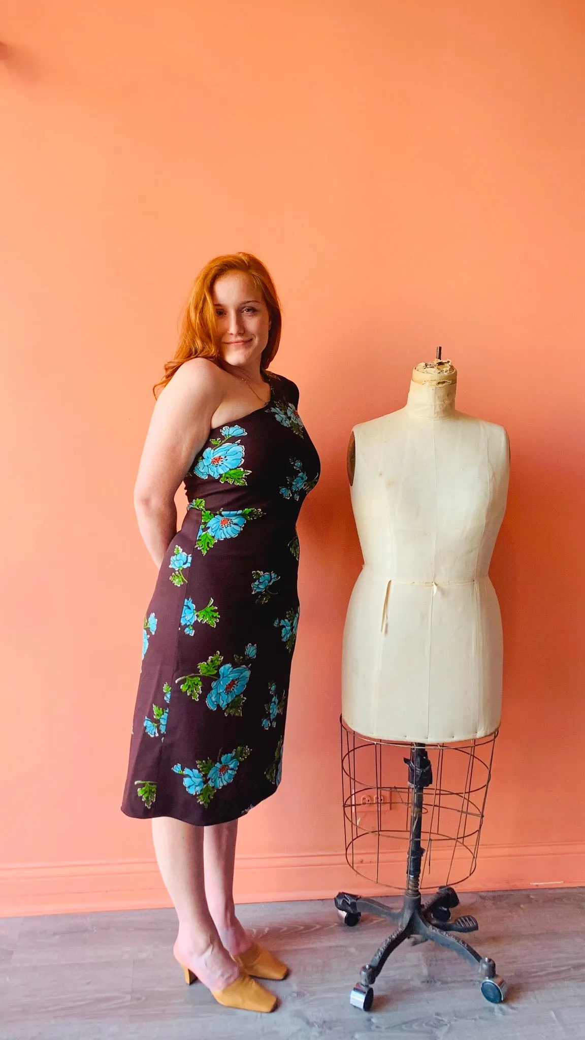 1970s Brown tropical floral one-shoulder dress, sz. L