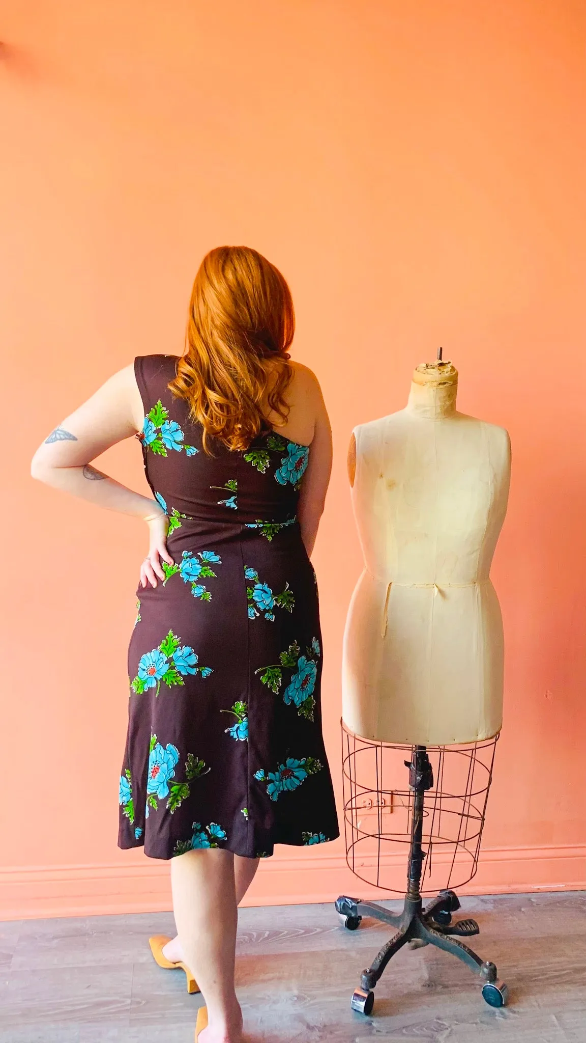 1970s Brown tropical floral one-shoulder dress, sz. L