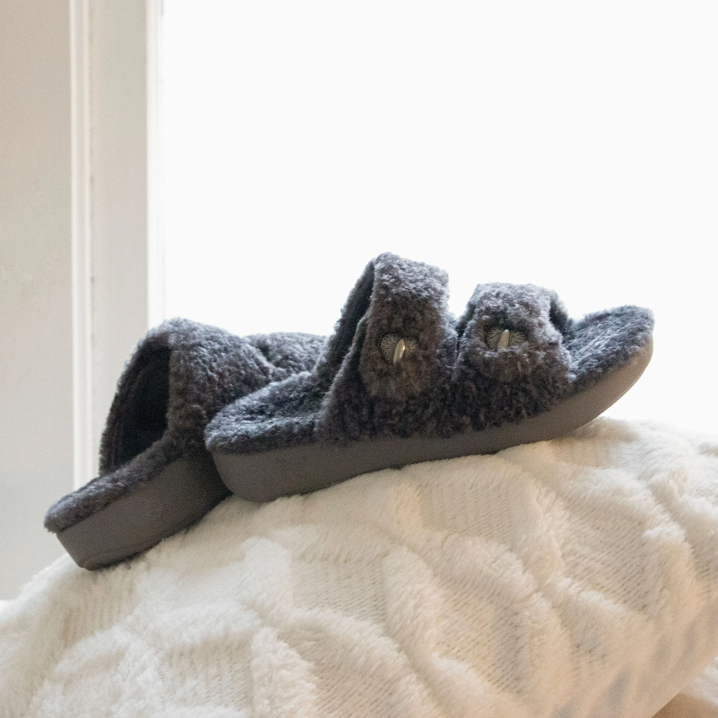 Chillery Graphite Slipper