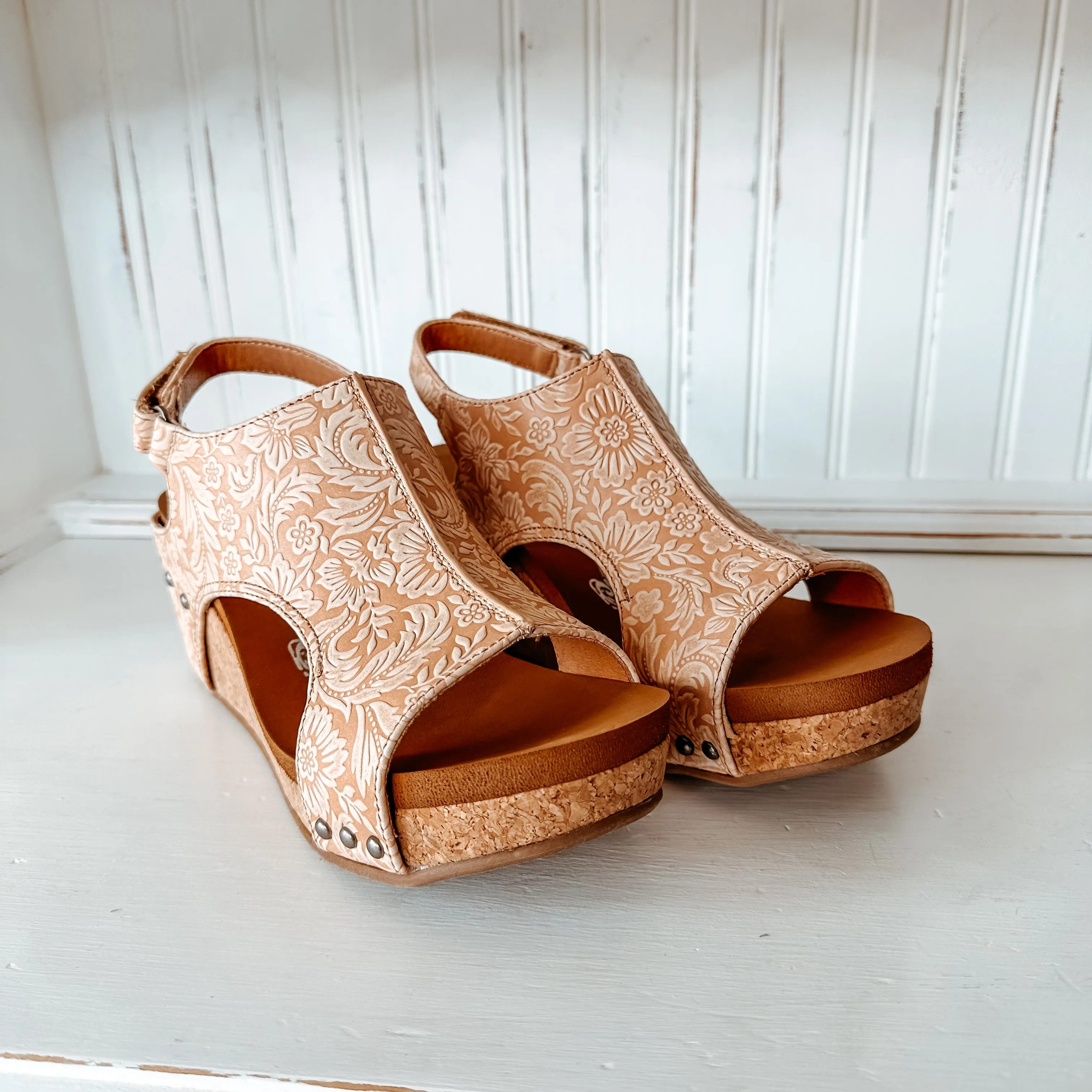 Isabella Tooled Wedge Sandal - Nude