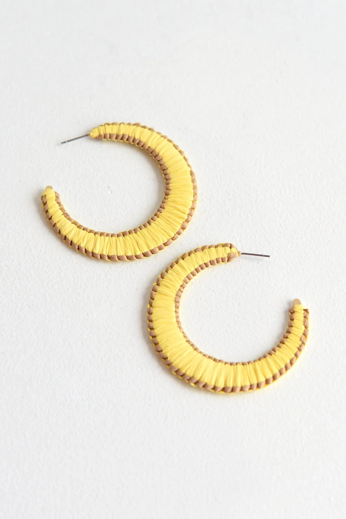 TWO TONE RAFFIA HOOP EARRINGS -YELLOW